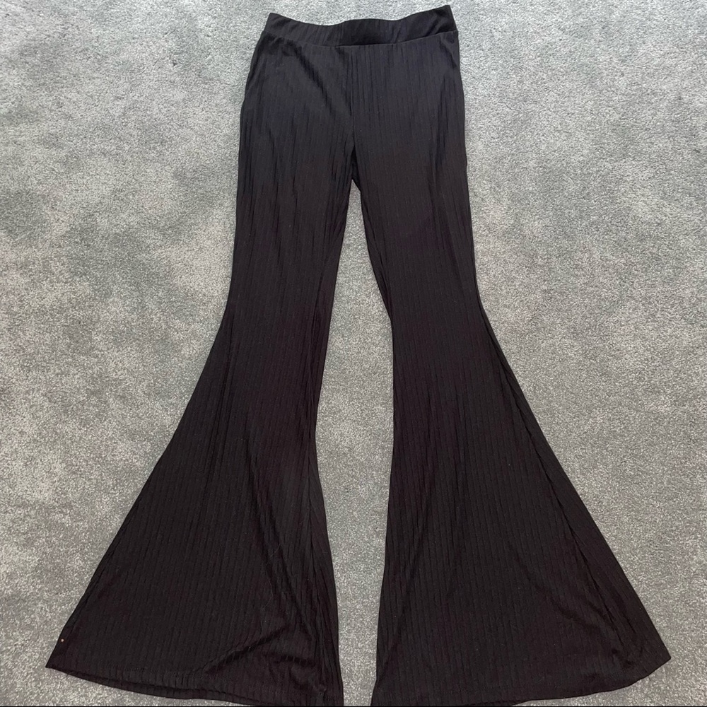 Ribbed Flare Pants (M)